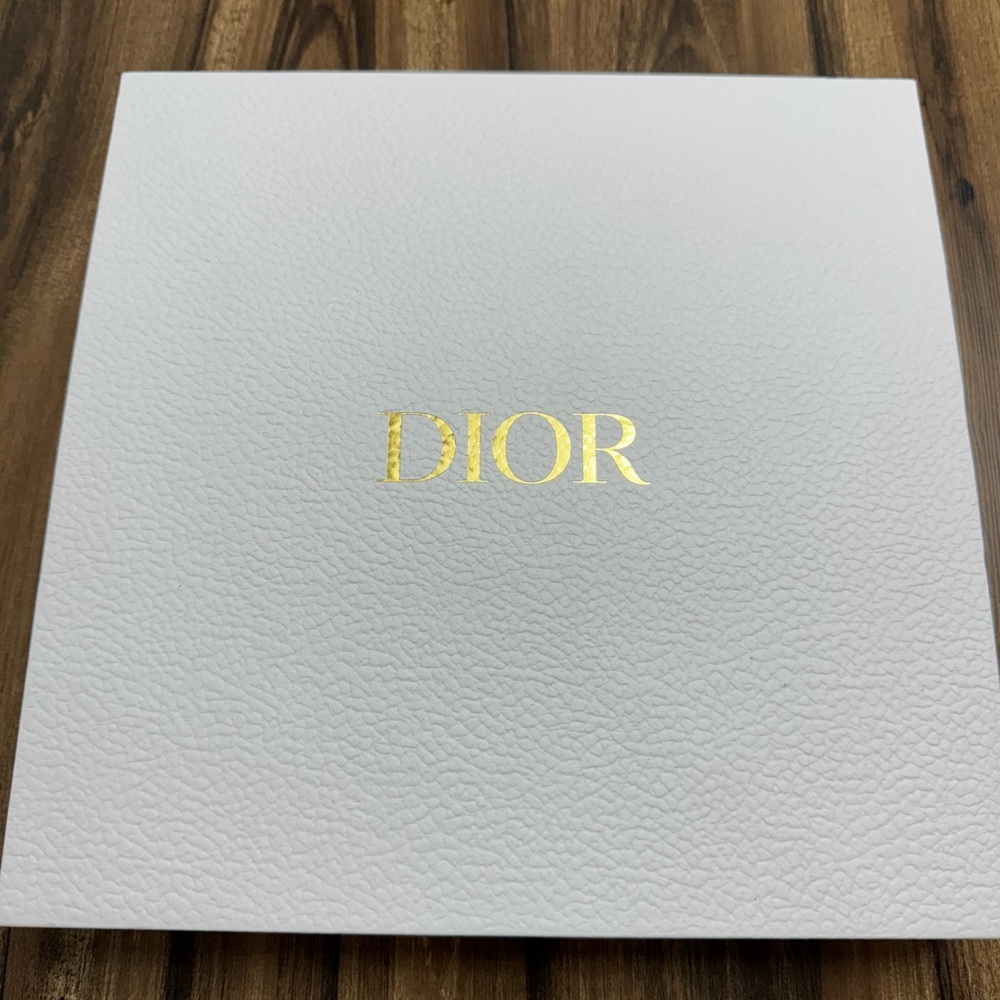 Dior puzzle - Picture 2 of 4